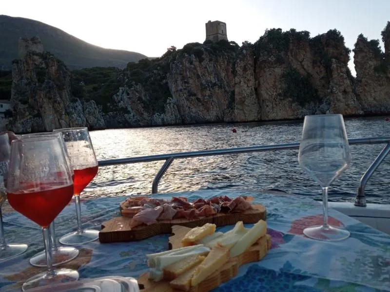 aperitivo sulla barca